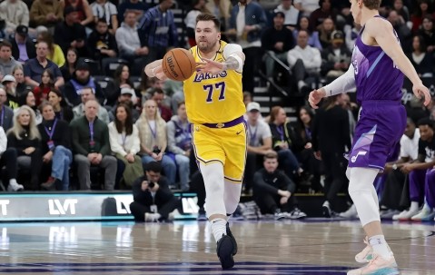 九游登录入口-NBA常规赛赛前再迎强敌，洛杉矶湖人扳平良机，主帅态度——引发热议，赛程密集仍需轮换的简单介绍