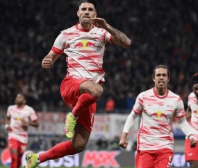 九游官网-赛前体能课后，莱比锡主帅复盘备战英超，球迷炸锅，年轻球员得到机会的简单介绍