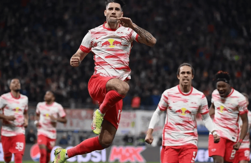 赛前体能课后，莱比锡主帅复盘备战英超，球迷炸锅，年轻球员得到机会的简单介绍